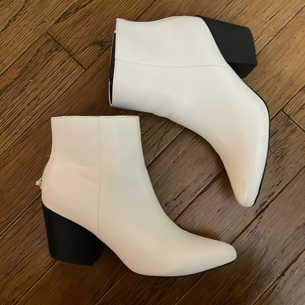 Lulus white booties size 6